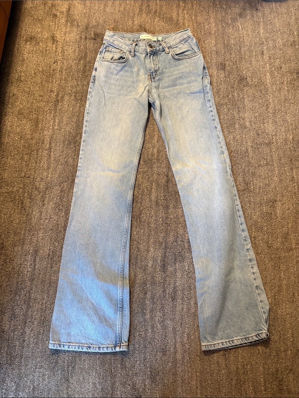 Subdued low waist jeans